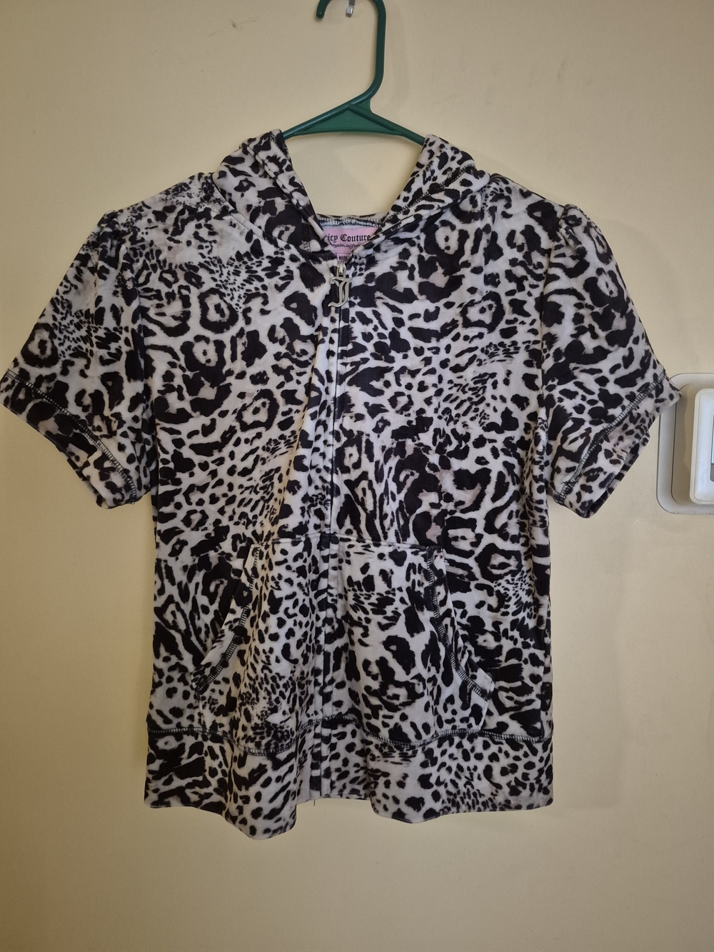 Juicy Couture Black and White Short-Sleeve Leopard Zip Hoodie Medium
